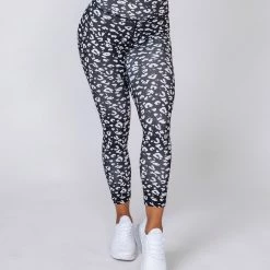 Muscle Nation Signature Scrunch 7/8 Leggings - Black Leopard Scrunch Bum