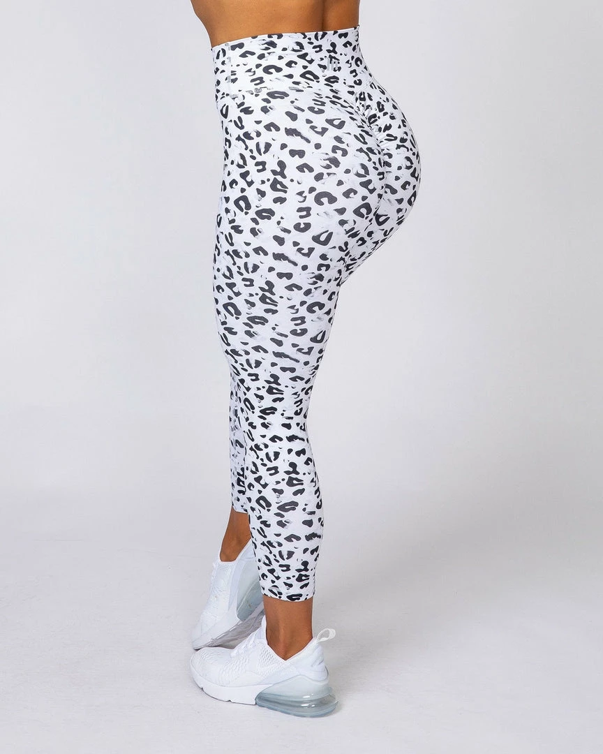 Brand new ๐ Muscle Nation Signature Scrunch 7/8 Leggings - Snow Leopard Scrunch Bum ๐ 3 Muscle Nation Signature Scrunch 7/8 Leggings - Snow Leopard Scrunch Bum