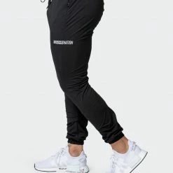 Muscle Nation 30% EOFY SALE Mens Dynamic Lightweight Tapered Joggers - Black