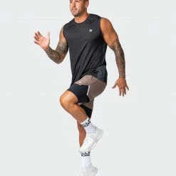 Muscle Nation Max Distance Shorts - Dark Taupe