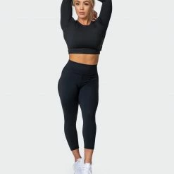 Muscle Nation Welcome To The Club MN Everyday Cropped Long Sleeve Top - Black