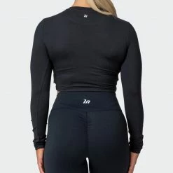 Muscle Nation Welcome To The Club MN Everyday Cropped Long Sleeve Top - Black