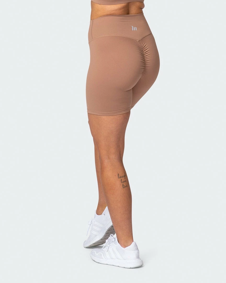 Deals ๐ Muscle Nation Signature Scrunch Bike Shorts - Chai โ๏ธ 4 Muscle Nation Signature Scrunch Bike Shorts - Chai